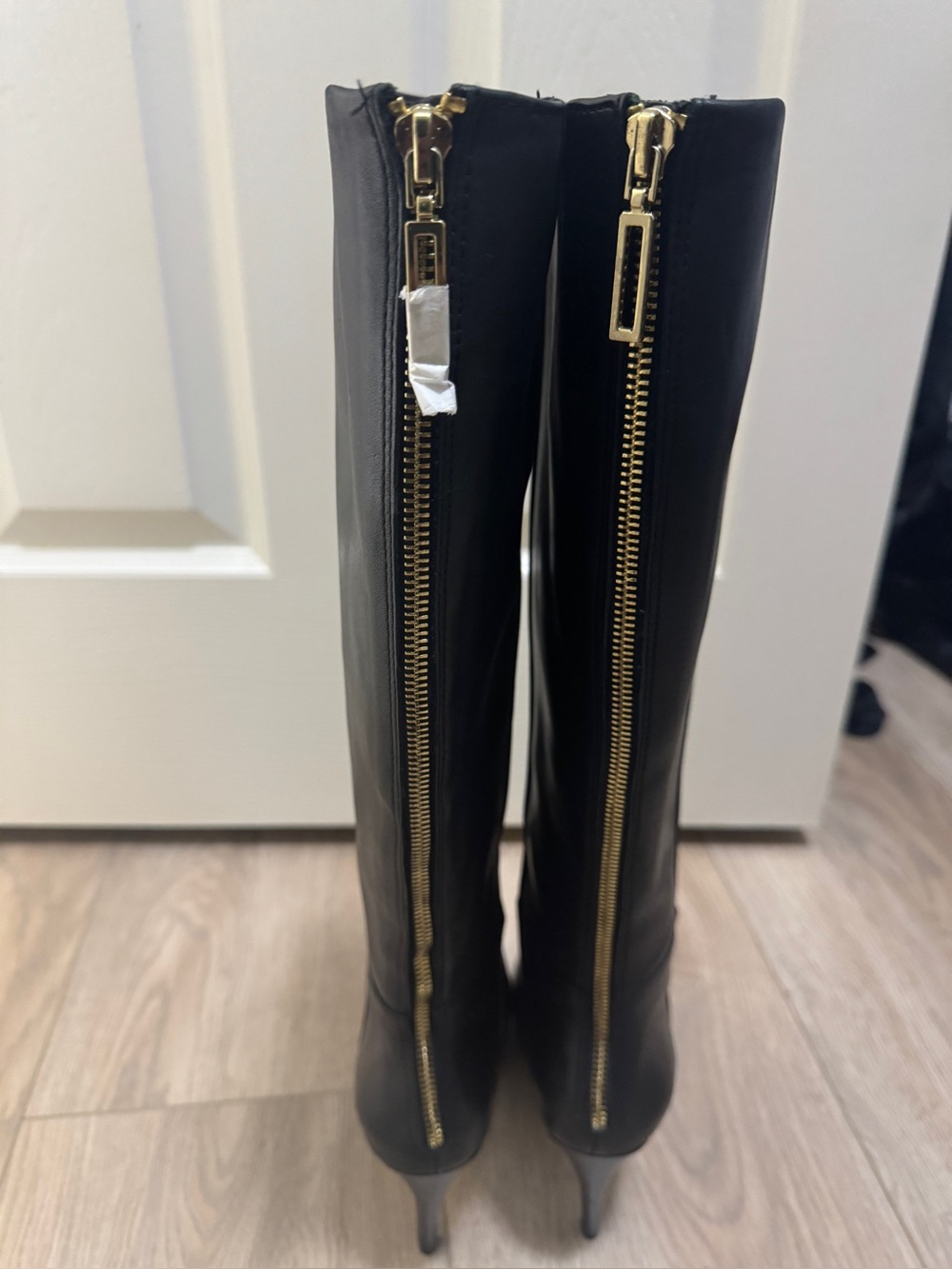 Banana Republic "Dayna" Black Knee-High Stiletto Boots with Gold Back Zip 8.5 - Picture 3 of 11